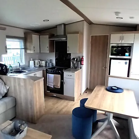 Suki - Up To 6 Berth Cabin, New. Tain Exterior photo