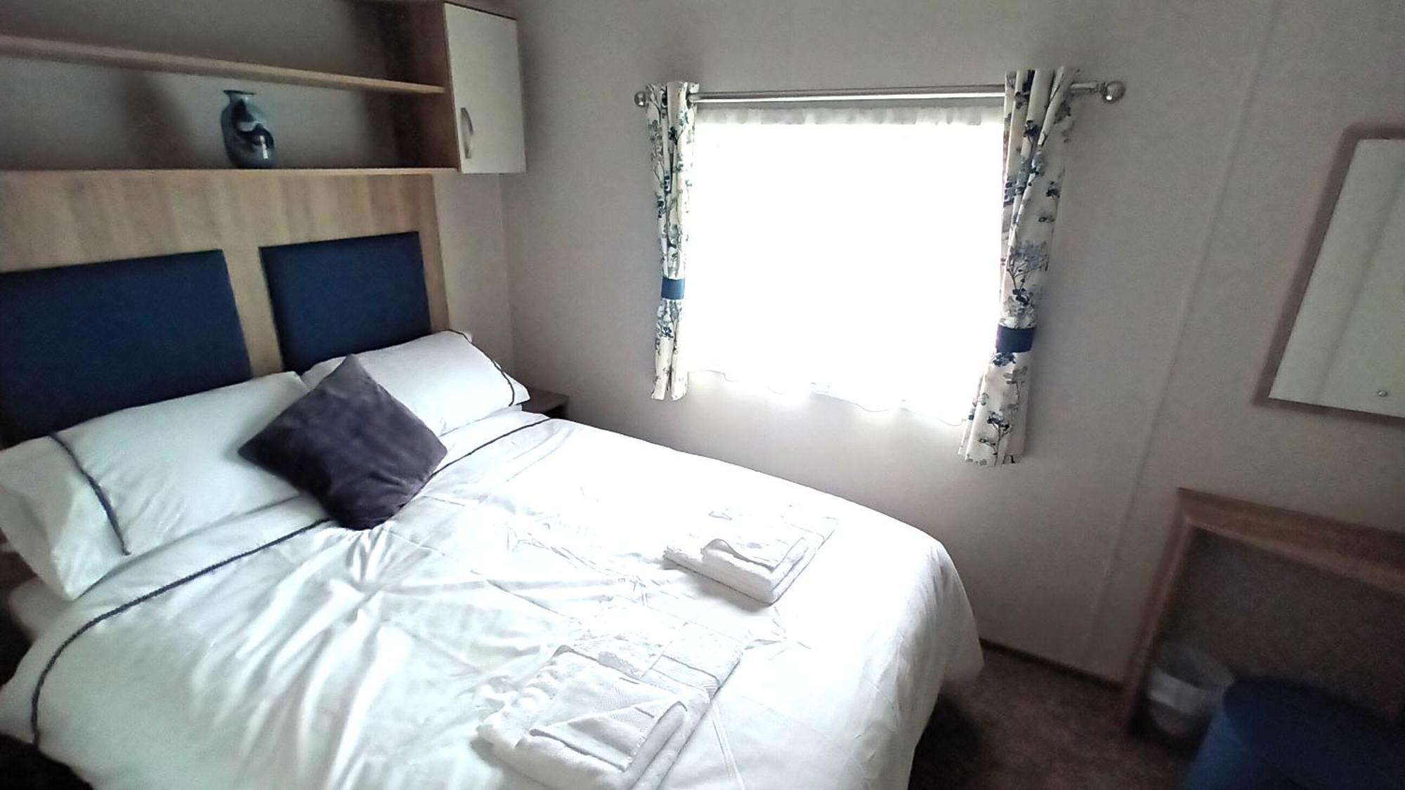 Suki - Up To 6 Berth Cabin, New. Tain